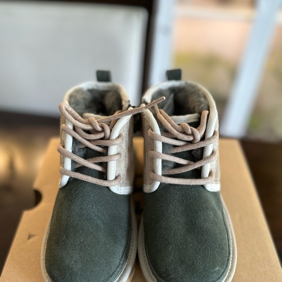 UGG Neumel II Boot - Picture 2 of 8